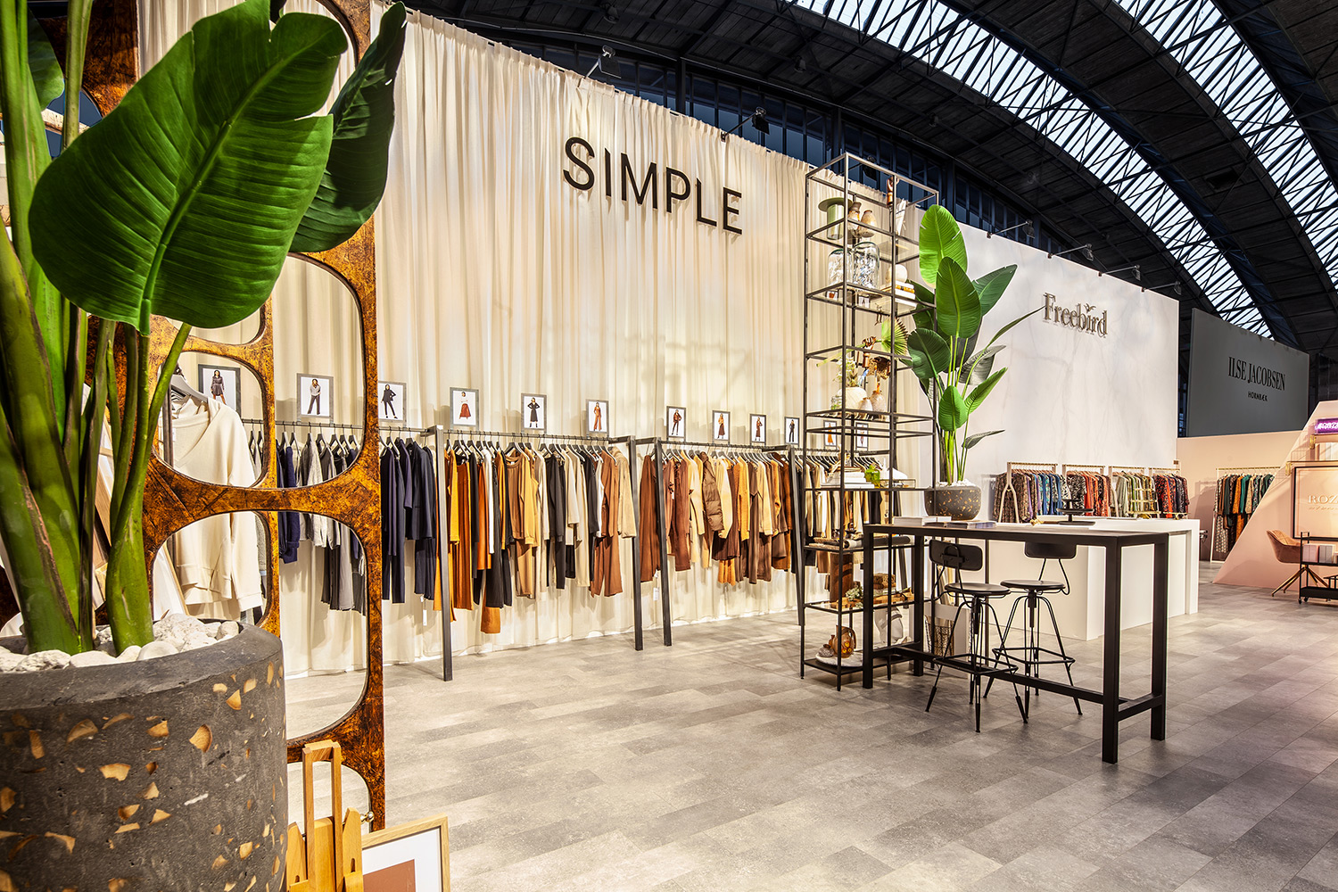 Deze mooie stand hebben we mogen bouwen voor Simple op Modefabriek